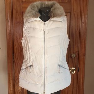 Talbots M off-white puffer vest w/ removable fur